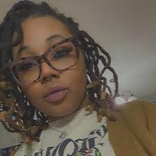 Recommendations for alternative hair stylist? I'm looking for Narcissa  Malfoy style hair with bangs.