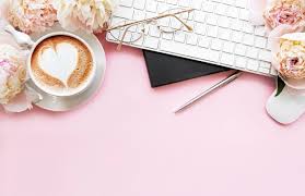 Check spelling or type a new query. Escritorio De Oficina De Mujer Plana Vista Superior Con Flores Espacio De Trabajo Femenino Con Laptop Flores Peonias Accesorios Notebook Vasos Taza De Cafe Sobre Fondo Rosa Foto Premium