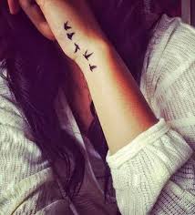 30 Beautiful Bird Tattoos For All The Pretty Girls Who Want To Fly Trend To Wear Bird Tattoos For Women Tattoos Bird Tattoo Wrist