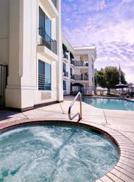 One of our rooms, sequoia, offers a great view overlooking perennial gardens that are designed to bloom interest in any season. Sequoia Inn Hotel Hanford From 78 Lastminute Com
