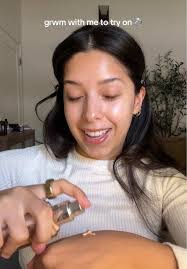 Marisa Perry's Instagram, Twitter & Facebook