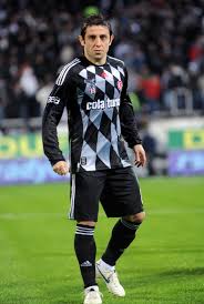 Milli futbolcu nihat kahveci, 23 kasım 1979'da i̇stanbul'da doğdu. Nihat Kahveci