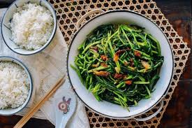 Agar cumi lebih cepat matang dan teksturnya empuk, tambahkan sedikit air ke dalamnya. 5 Resep Cah Kangkung Dan Tumis Kangkung Yang Enak Dan Gurih