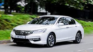 The 2014 honda accord starts at a manufacturer's suggested retail price (msrp) of $22,745 for an lx sedan with manual transmission. Honda Accord Review Price Specs Features