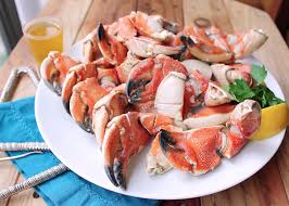 Overlapping them a little is fine as long as they are inside the pot. 5 Minute Steamed Stone Crab Claws Kit S Kitchen