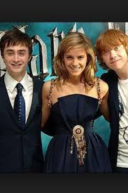 Welcome to daniel radcliffe daily, a blog dedicated to the talented english actor, best known for his roles in the harry. I Love This Picture Because They Are So Happy Premier Harry Potter And Deathly Hallows