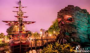 Skull Rock And Captain Hook S Pirate Ship At Adventure Aisle In Adventureland Disneyland Paris Dlp Disney Night D Disneyland Paris Disneyland Disney Pictures