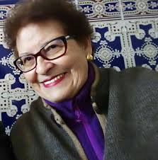 What are options for a long-term annual lease in Portugal with outdoor  space and walkable to beach?