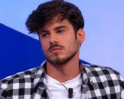 Tra gli anni ’90 e 2000 ecco il taglio mullet uomo riproposto da mel gibson, rob lowe, jon bon jovi, prince, lionel richie, michael bolton e dal … Tendenze Capelli E Taglio Uomo Per L Estate 2019 Corto Lungo O Rasato Moda Uomo Lifestyle Menchic Itmoda Uomo Lifestyle Menchic It