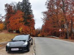 Prin teslange, suntem încântați că am reușit să aducem mașini tesla pe piața. Tesla Fan Romania Home Facebook