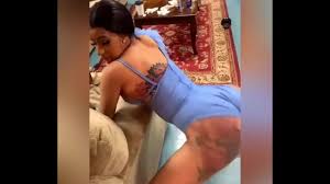 shaking booty of cardi b - XNXX.COM