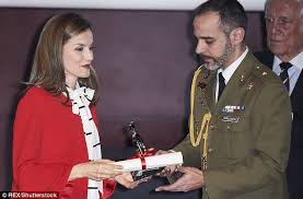 Outre de la fiction, il a écrit des essais et des critiques littéraires. Queen Letizia Of Spain In Madrid Queen Letizia Queen Madrid