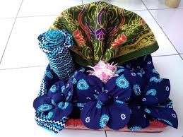 Gubahan hantaran, hiasan bilik pengantin, kereta pengantin, hantaran perkahwinan, berkat, wedding car decorations and favors. Tutorial Gubahan Sejadah Idea Gubahan Hantaran Simple Cantik Dan Menarik Ada Tips Juga