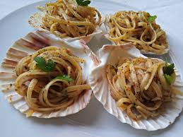L'ideale per un ottima riuscita di questa ricetta, i molluschi devono essere vivi al momento della preparazione. Pasta Ai Ricci Di Mare Il Blog Di Masly