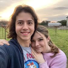 Who is a photographer for grad pics in Texas?