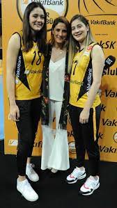 2 şubat 1998, tarsus) türk voleybolcudur. Zehra Gunes Ve Tugba Senoglu Nun Zehra Gunes Hayranlari Facebook