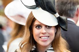 Princess beatrice, granddaughter to queen elizabeth ii, is expecting her first child with her husband, edoardo mapelli mozzi, this fall. Prinzessin Beatrice Edoardo Mapelli Mozzi Sein 3 Jahriger Sohn Soll Trauzeuge Sein Brigitte De