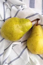 Red and green anjou pears are nearly identical in flavor. What S The Difference Between Bartlett And D Anjou Pears Eat Like No One Else