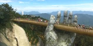 Du lịch việt nam được nhà nước việt nam xem là một ngành kinh tế mũi nhọn vì cho rằng đất nước việt nam có tiềm năng du lịch đa dạng và phong phú. Du Lá»‹ch Ä'a Náºµng VÆ°Æ¡n Minh Phat Triá»ƒn