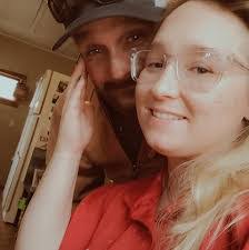 Sharon Effinger's Instagram, Twitter & Facebook