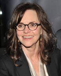 Sally Field Trendy Glasses Celebrities With Glasses Glasses Fashion Women