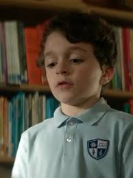 Netflix Henry Throw Knife