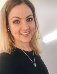 Lisa Flanders's Instagram, Twitter & Facebook