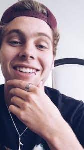 Luke and andrea have been best friends since 3rd grade, but could one night change all that? Luke Hemmings 2015 Luke Hemmings 5sos Luke 5sos