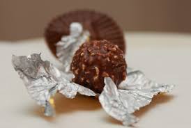Tempahan coklat ferrero rocher kini dibuka. Mengintip Lima Fakta Cokelat Bulat Populer Ini Republika Online