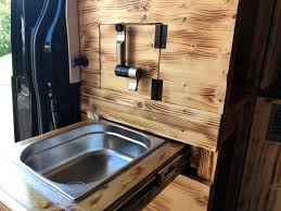 Hallo, ich wollte in unsere faltiküche einen abklappbaren wasserhahn mit einer kleinen tauchpumpen einbauen. Ein Spulbecken In Der Schublade Camper Van Selbstausbau