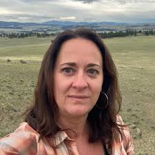 We've almost reached 100 contributors! I'll take one of the first 100  contributors to lunch, so please put in any amount now!  https://bit.ly/winlunchwithkate