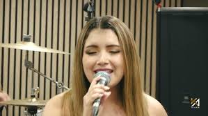 Un hombre busca a una mujer (Versión Salsa)