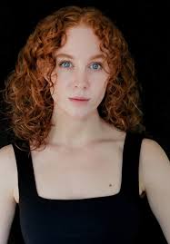 Natalie Farrow's Instagram, Twitter & Facebook