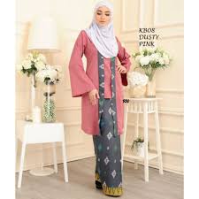 Zalora, destinasi fesyen atas talian yang terkemuka di asia mengumumkan kerjasama dengan pereka fesyen terkenal di malaysia rizalman ibrahim, dengan koleksi yang menampilkan sentuhan elegan moden. Baju Kurung Kebaya Labuh