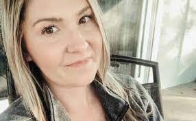 Nikki Pennington's Instagram, Twitter & Facebook