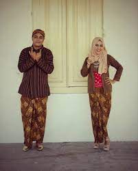 Pasti sekarang sudah mulai mencari beberapa model busana kebaya yang cocok ya. Gagasan Untuk Prewed Lurik Gallery Pre Wedding