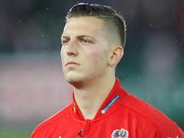 ˈkɛvɪn ˈvɪmɐ;34 born 15 november 1992) is an austrian professional footballer who plays as a centre. Transfer Von Kevin Wimmer Zu Rapid Wird Offenbar Konkreter Bundesliga Ligaportal