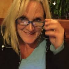 Deena Hill's Instagram, Twitter & Facebook