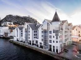 Ålesund is built on a row of islands extending out into the ocean, but it's most famous for its beautiful architecture, which is certainly . Die 10 Besten Hotels In Alesund Norwegen Ab 84