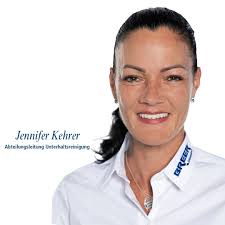 Seit Dezember 2015 Teil unserer Mannschaft, bringt Jennifer über 13 Jahre  Erfahrung in der Reinigungsbranche mit. 🧹🧽🪣 Von der Reinigungskraft über  die Objektleitung wurde sie zum 01.07.2025 zur Abteilungsleiterin der  Unterhaltsreinigung befördert!