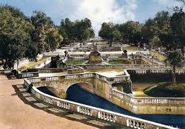 Découvrez nîmes, ses monuments romains, arènes, maison carrée, tour magne, mais aussi sa feria, ses corridas ainsi que sa médiathèque du carré d'art, et sa région alentour, cévennes, provence. Top Tourist Attraction In Nimes France