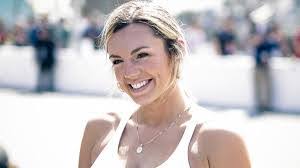 Annie Agar's Instagram, Twitter & Facebook