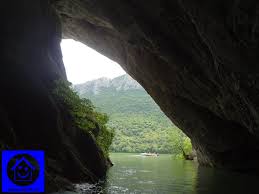 Cazanele sunt un sector din defileul dunării la trecerea prin munții carpați. Cazanele Dunarii Loc Cu Peisaje Spectaculoase Cazare Cazanele Dunarii