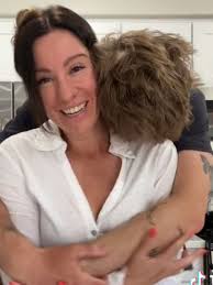 What is a 'love surge': Couple's unique display of affection savagely  roasted