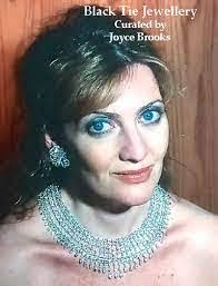 Jennifer Bawden's Instagram, Twitter & Facebook