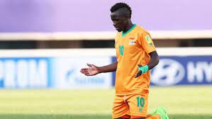 Before becoming famous, fashion sakala who was playing soccer in kalingalinga ground was being sponsored by the wife. Fashion Sakala Rangers Sign Oostende And Zambia Forward Goal Com