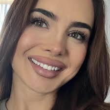 Alyssa Fiore (@alyssafiore)