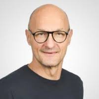 Fraesy Föhn Email & Phone Number