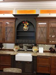 Elmwood Fine Cabinetry Available At Winslow Kitchen Studio 34 New Orleans Road Hilton Head Island Sc Studio Kitchen Luxury Kitchens Kitchen