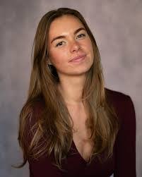 Claire Swanson's Instagram, Twitter & Facebook